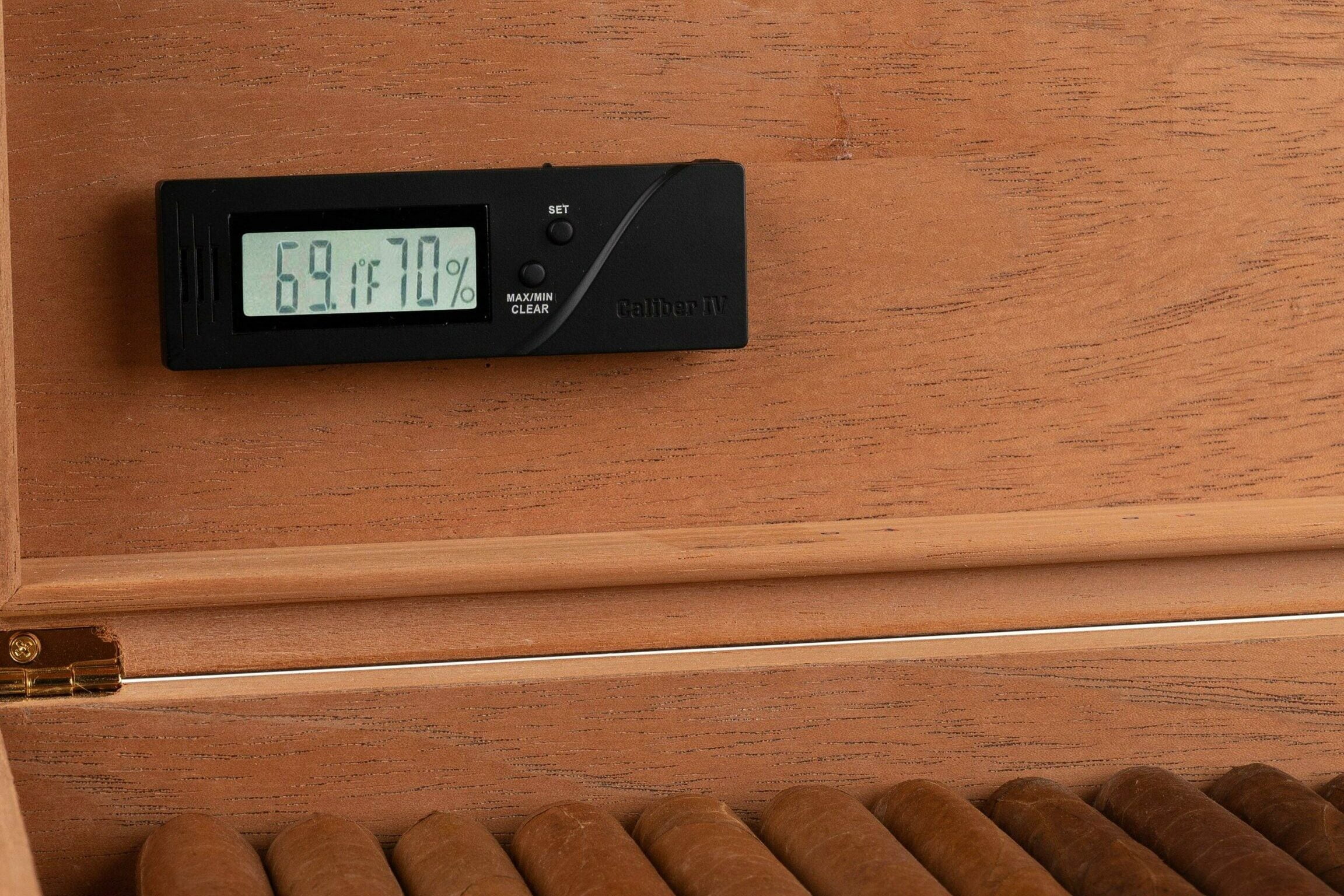 best hygrometers - cigar oasis humidor hygrometer