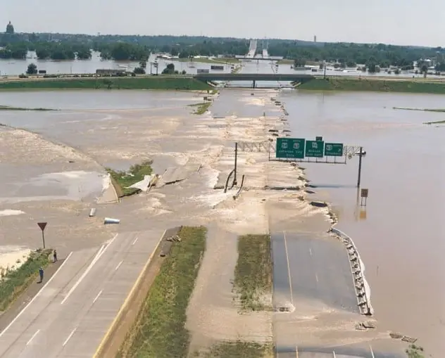 overstroming snelweg missouri 1993
