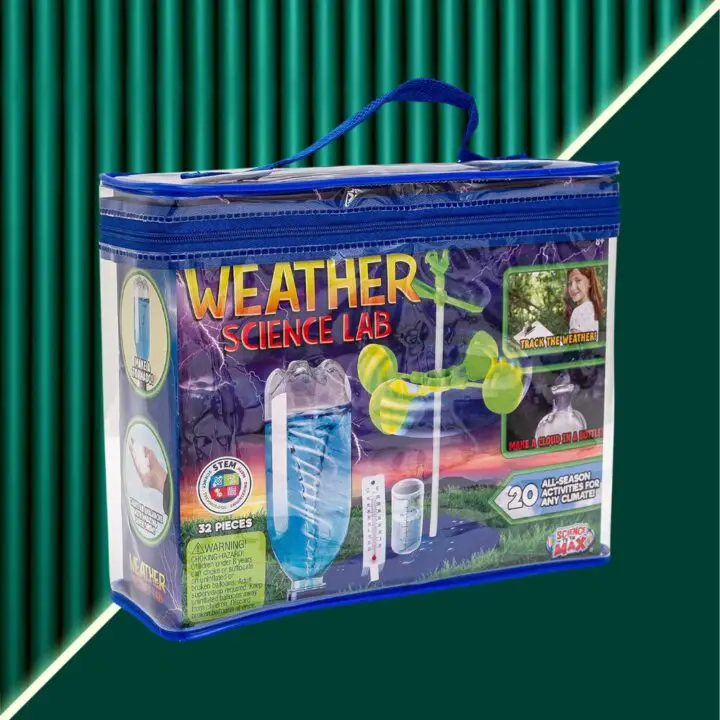 Verpakking van educatieve kit voor het Weather Science Lab.